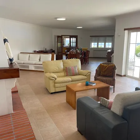 Luxury 6 Bedroom Oceanfront - Sleeps 20 Guests *