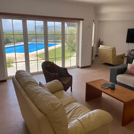 Luxury 6 Bedroom Oceanfront - Sleeps 20 Guests Villa *