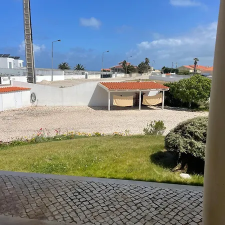Luxury 6 Bedroom Oceanfront - Sleeps 20 Guests Villa